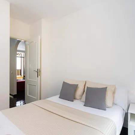 Home2book Percy 公寓 *