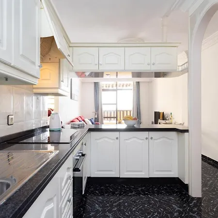 Home2book Percy 公寓