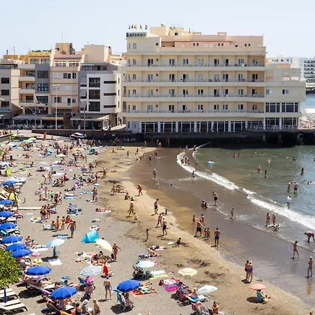 Home2book Percy 公寓