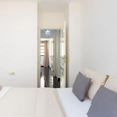 Home2book Percy 公寓 *